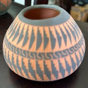 Navajo signed Terra cotta seed pot
